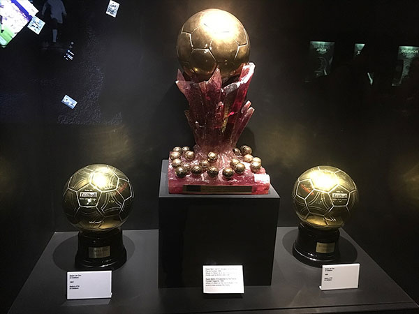 Super Ballon d'Or Trophy