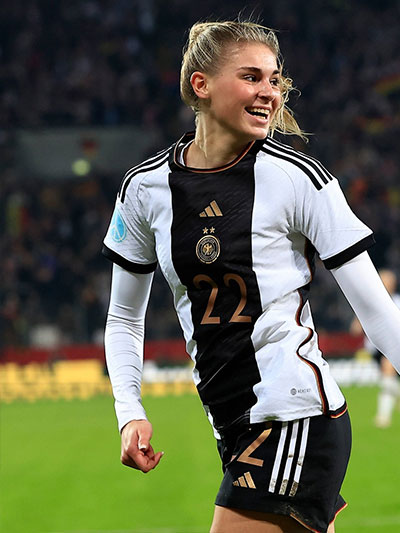 Jule Brand (Golden Girl 2022 Win)