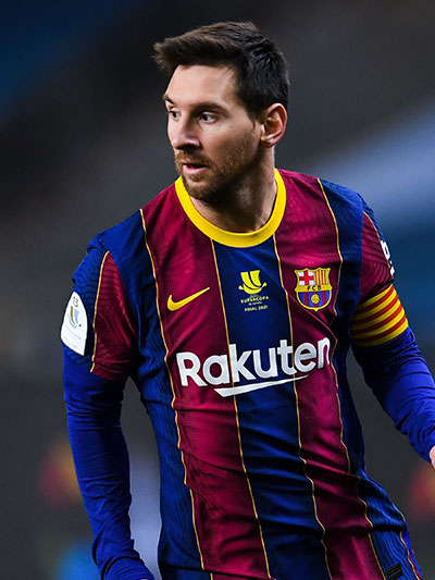 Lionel Messi (front, no. 10) has been a proponent of the false 9 position to much success in recent years.