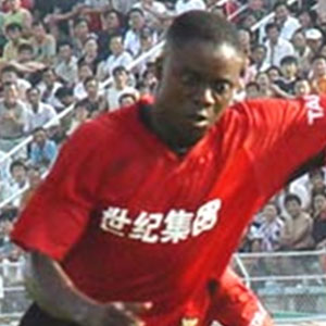 Zola Kiniambi