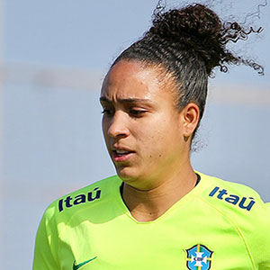 Letícia Izidoro