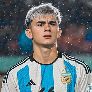 Santiago López