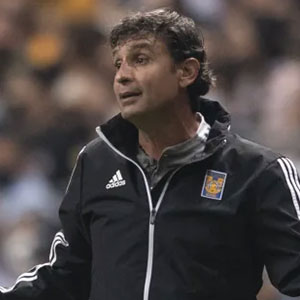 Roberto Medina
