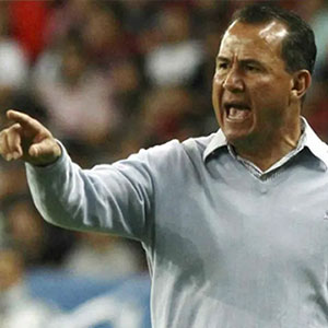 Efraín Flores