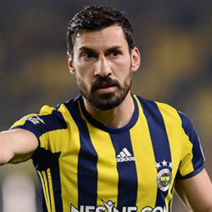 Şener Özbayraklı