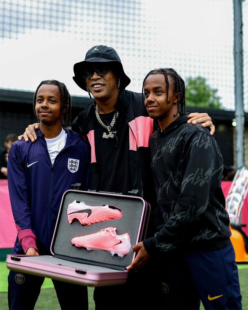 Ronaldinho Photo No9.