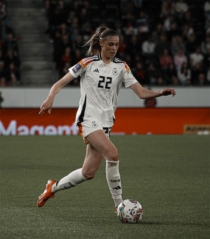 Jule Brand Photo No1.