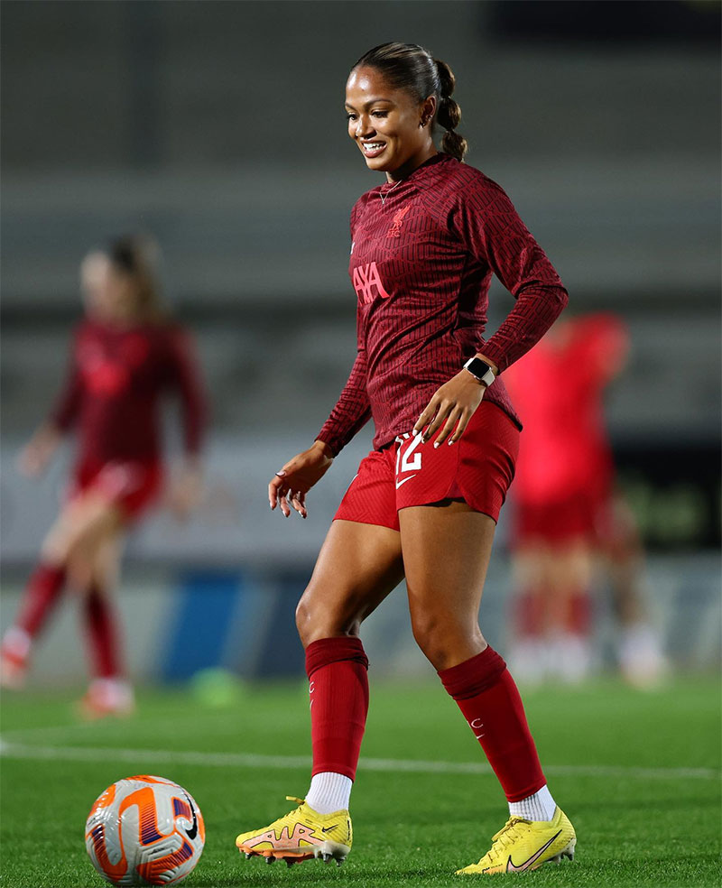Taylor Hinds Photo No2.
