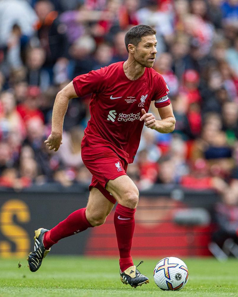 Xabi Alonso Photo No1.