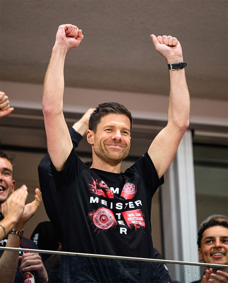Xabi Alonso Photo No10.