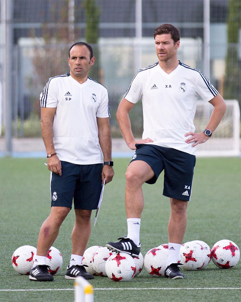 Xabi Alonso Photo No8.