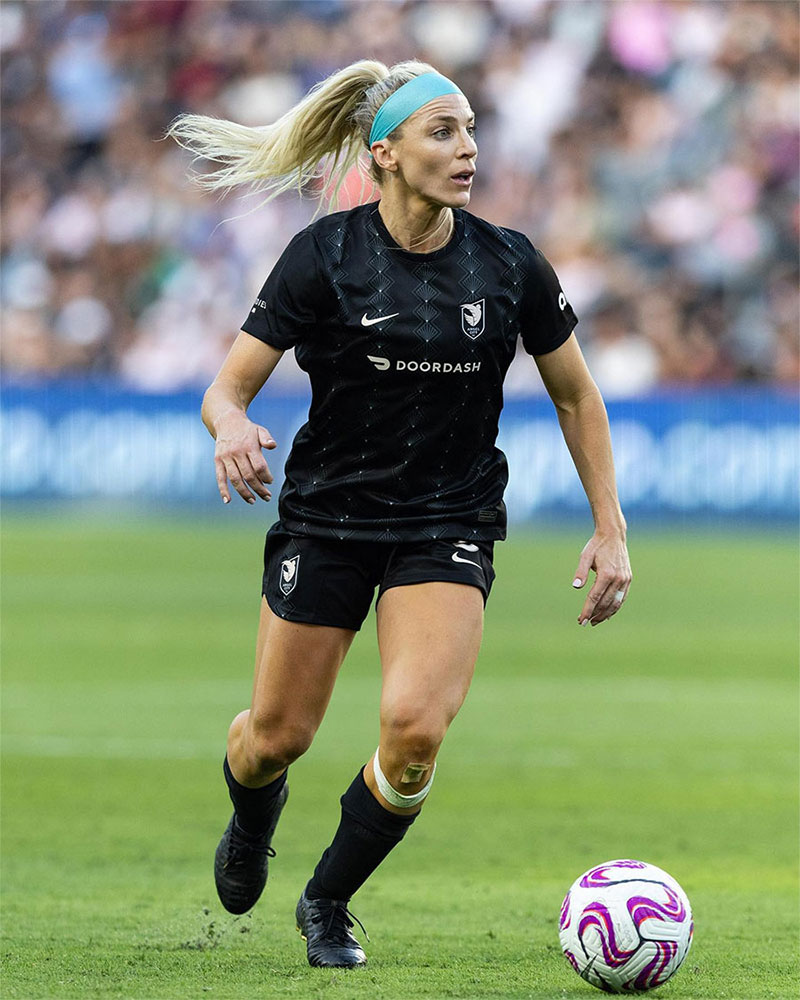 Julie Ertz Photo No2.