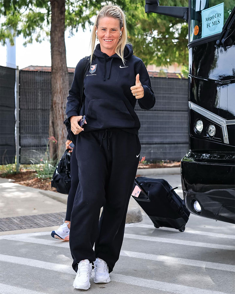Amandine Henry Photo No4.