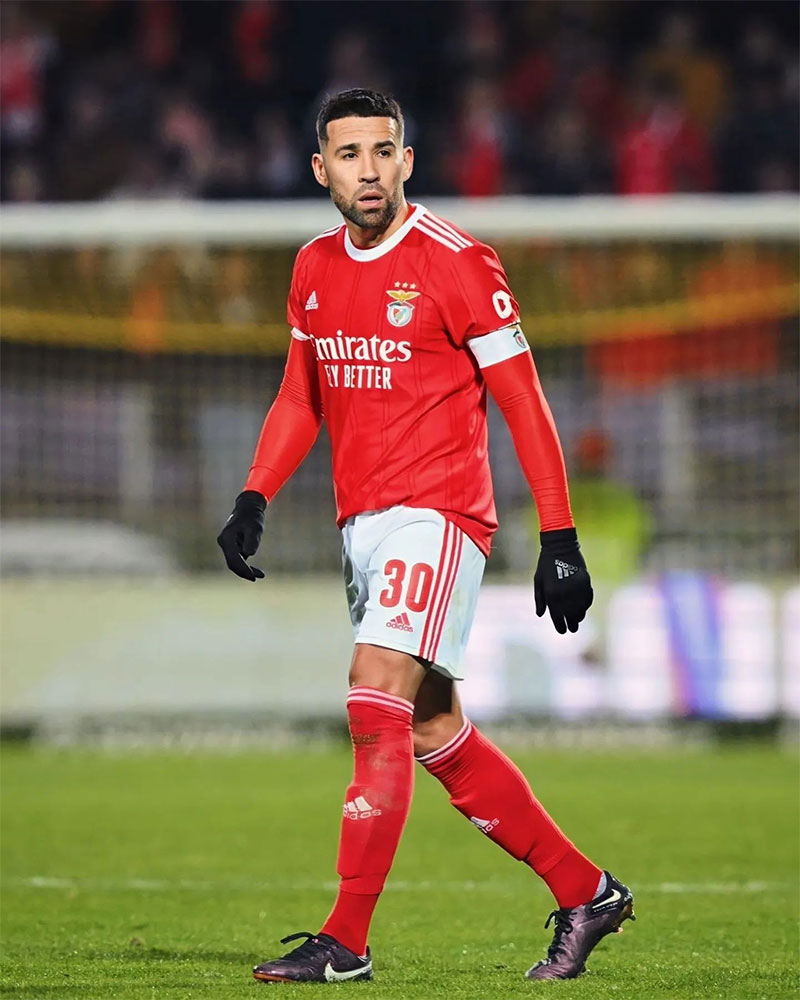 Nicolás Otamendi Photo No1.
