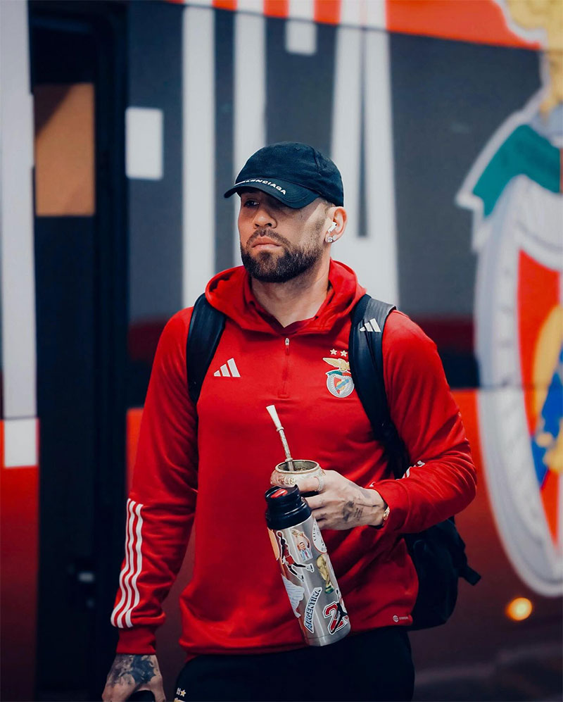Nicolás Otamendi Photo No9.