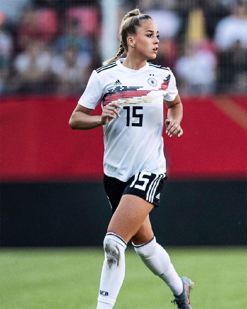 Giulia Gwinn Photo No2.