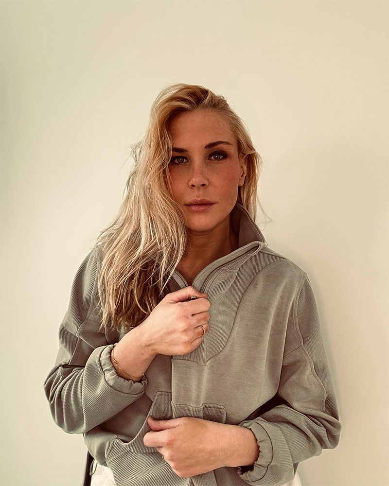 Allie Long Photo No5.