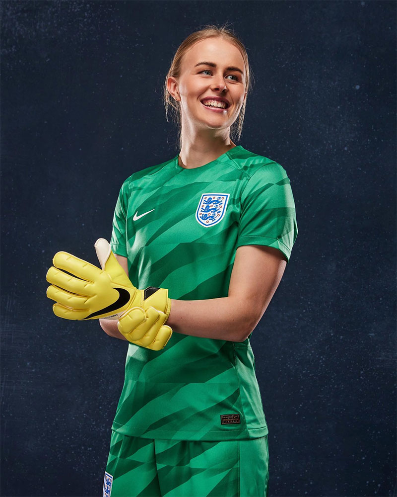 Hannah Hampton Photo No1.