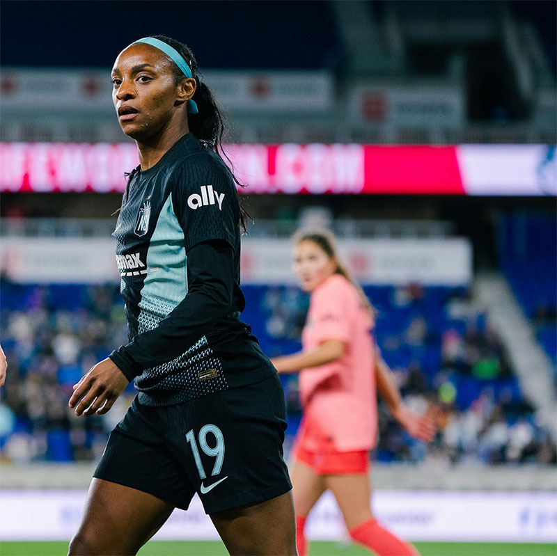 Crystal Dunn Photo No1.