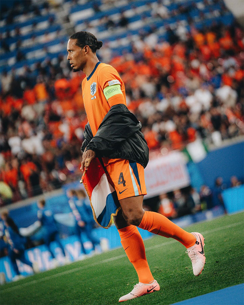 Virgil van Dijk Photo No9.